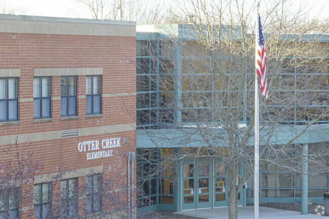 Otter Creek Elementary School is a highly rated school in the Elgin community.