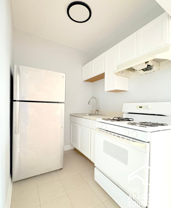 6226 S Western Ave unit 208, Chicago, IL 60636 - photo 3