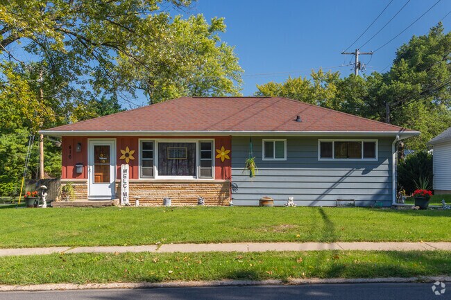 There are many well decorated homes in Bunker Hill.