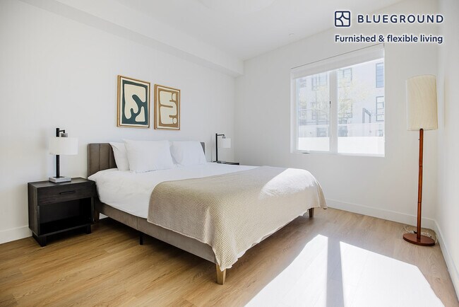 1130 N Orange Dr unit FL3-ID1304, Los Angeles, CA 90038 - photo 7