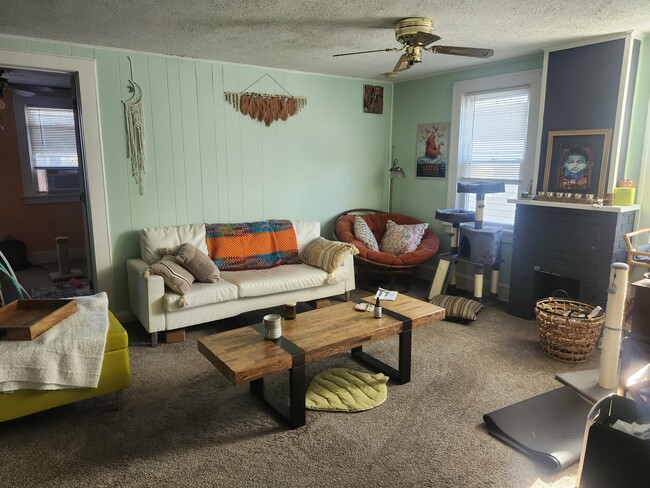 3334 W 129th St unit Upstairs of duplex, Cleveland, OH 44111 - photo 2