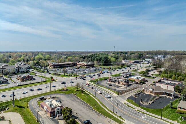 Experience efficient commuting in Olentangy with well-marked roads and clear signage.