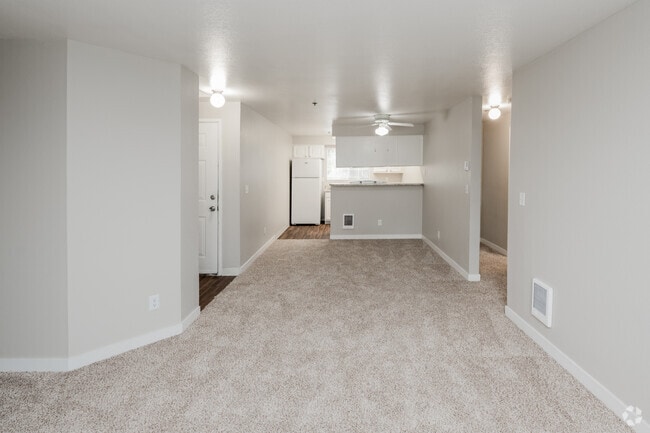 2BR, 1BA - 864SF - Living Room/Kitchen