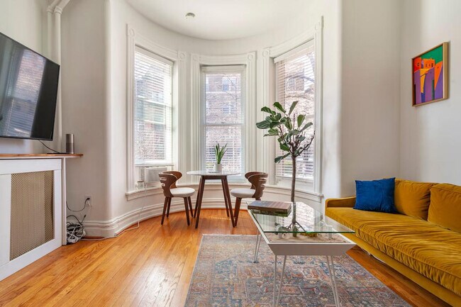 1709 New Hampshire Ave NW unit ID1353334P, Washington, DC 20009 - photo 3