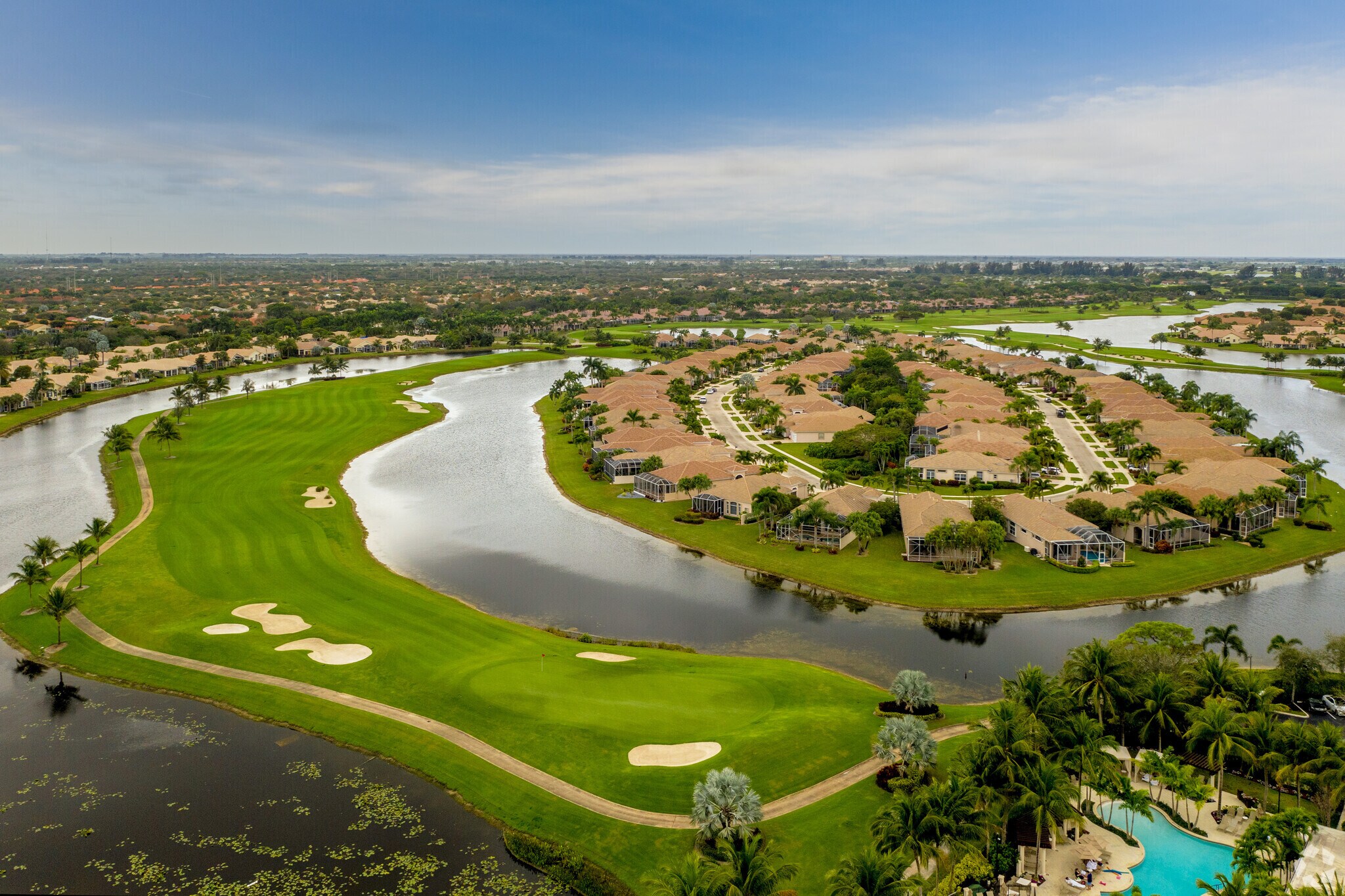 A peninsula of homes in the center of the golf course in Aberdeen.