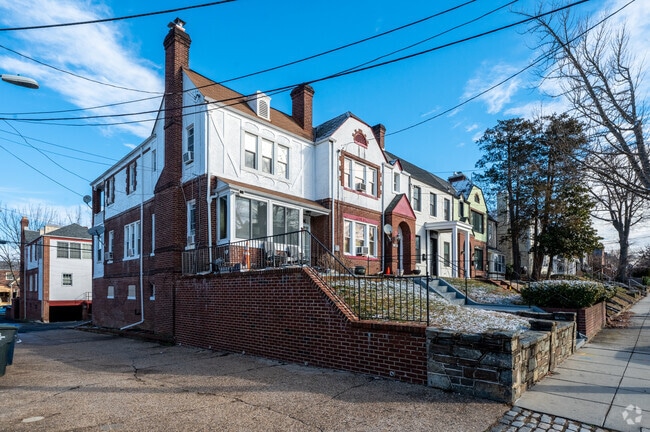Homes in Brightwood tend to have small lawns and alleys for parking and trash.