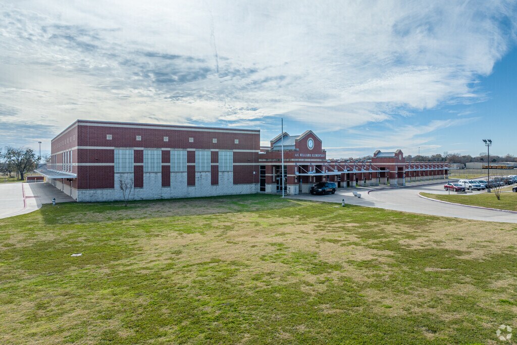 Albert C Williams Elementary School serves children from 3rd-5th grade.