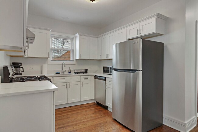 906 W Keith Ave unit ID1370216P, Waukegan, IL 60085 - photo 5