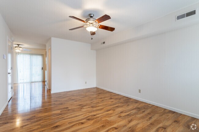 2BR, 1.5BA - 1,020 SF Townhome