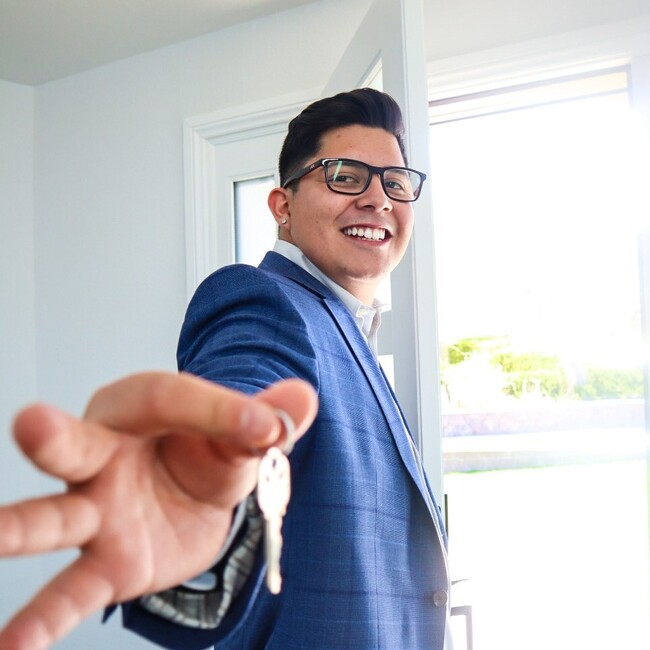 Agent Photo