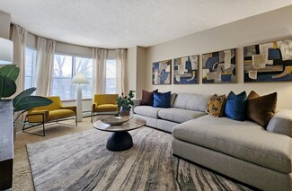 10745 Smetana Rd, Minnetonka, MN 55343