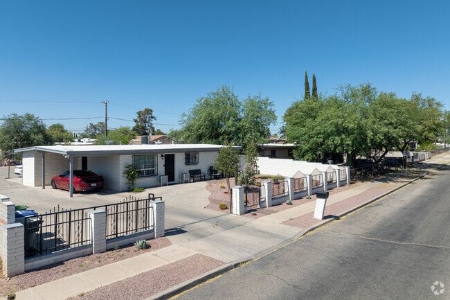 Low-pitched roofs are found at most Sunnyside homes, which helps with summer cooling costs.