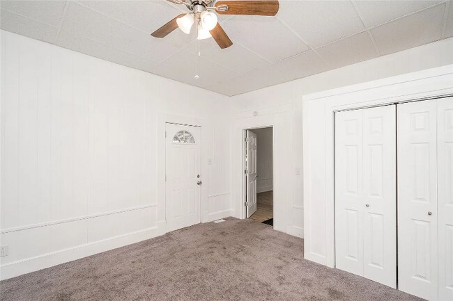 1136 E 8th St, Des Moines, IA 50316 - photo 7