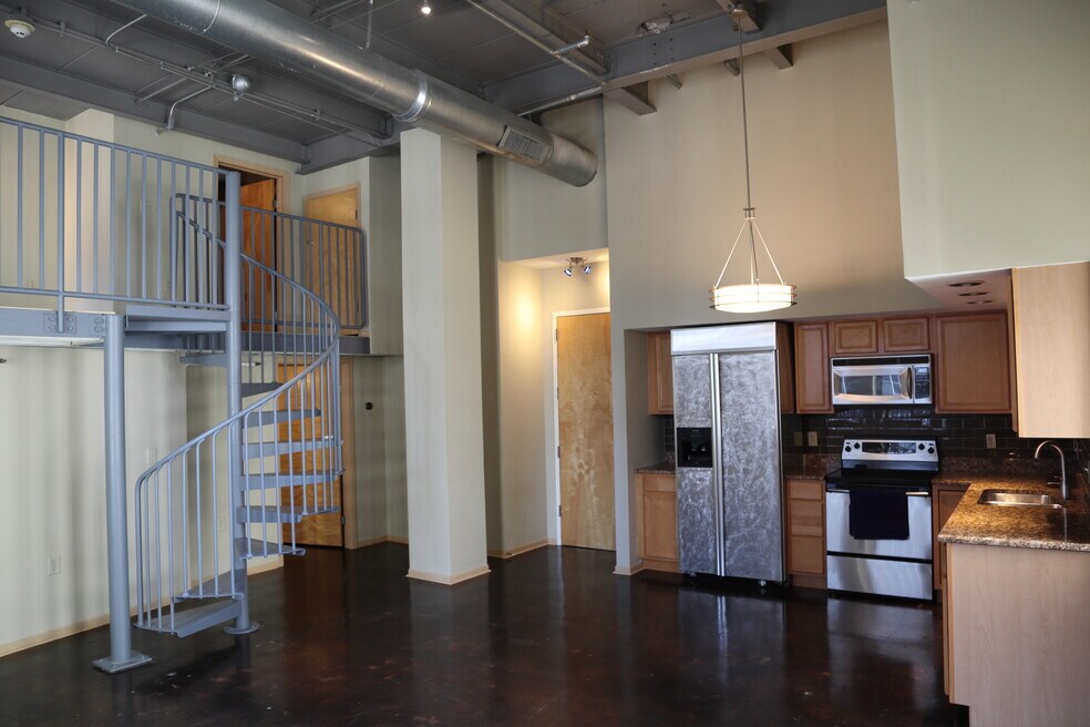 110 N 3rd St unit 711, Columbus, OH 43215 - photo 1