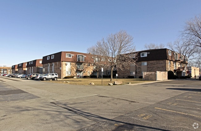 Briargate Apartments, Chicago Ridge, IL 60415 - photo 2