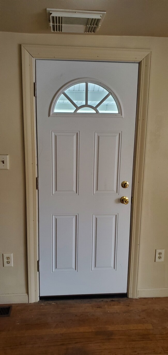 410 Morton Ave unit 410 Morton Ave, Butler, PA 16001 - photo 3