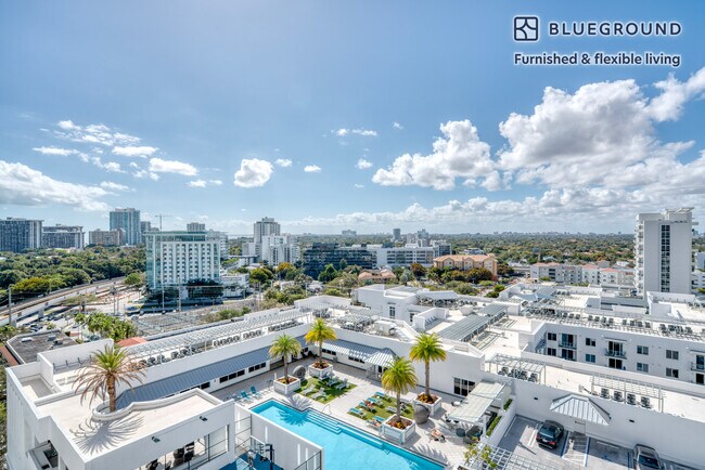 110 SW 12th St unit FL16-ID67, Miami, FL 33130 - photo 6