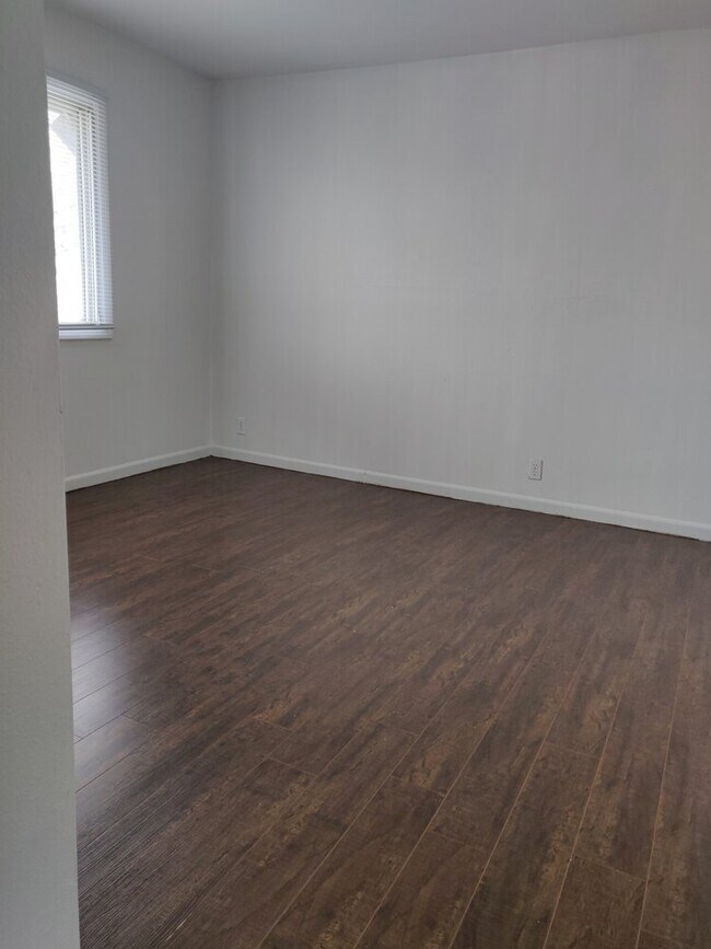 3828 Jones St unit 104, Omaha, NE 68105 - photo 6