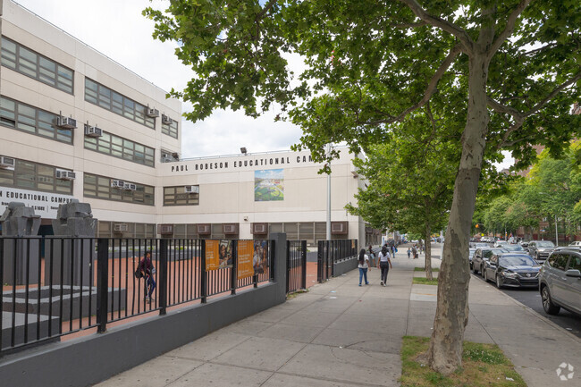 X551 The Urban Assembly Bronx Academy of Letters boasts a diverse curriculum.
