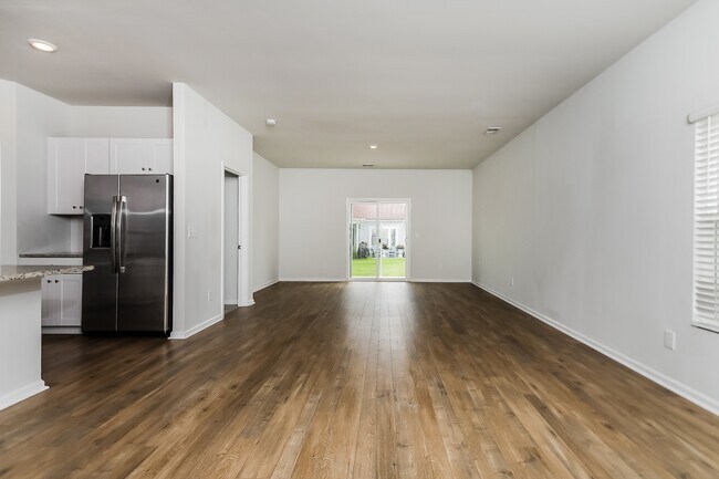 136 Reindeer Rd S, Surfside Beach, SC 29575 - photo 5