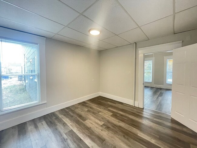 325 Amherst St unit 1F, Manchester, NH 03104 - photo 7