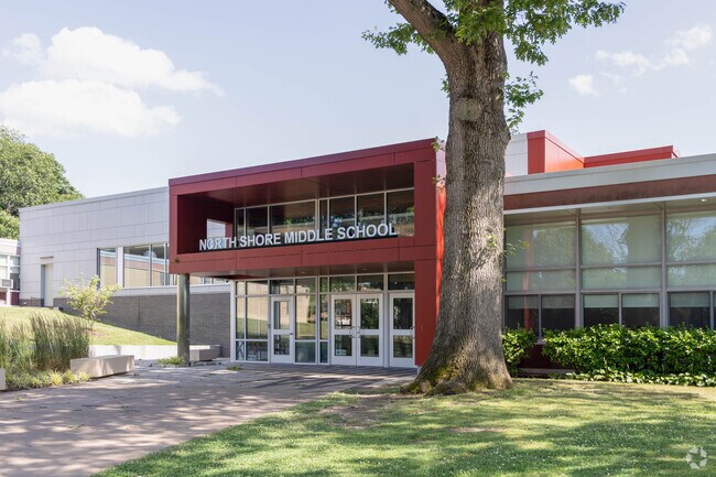 North Shore Middle School in Glen Head ranks among top NY schools.