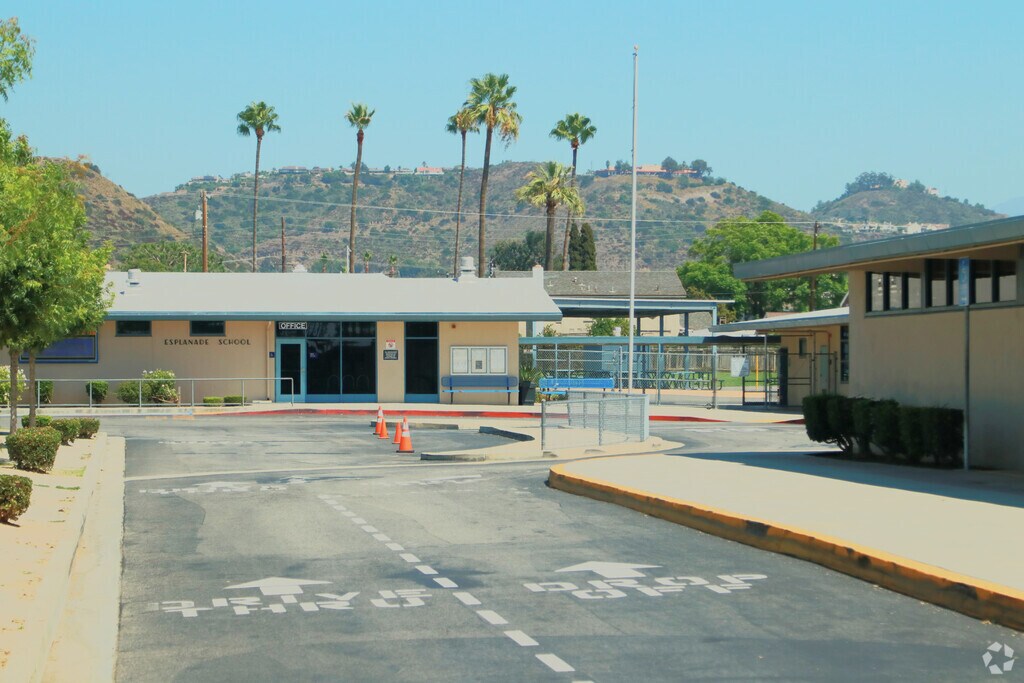 Esplanade Elementary School provides education in the neighborhood of Orange, CA.