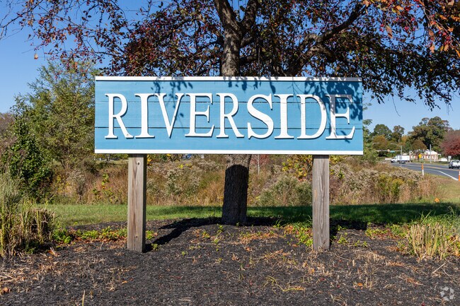 The city sign greets you as you enter Riverside.