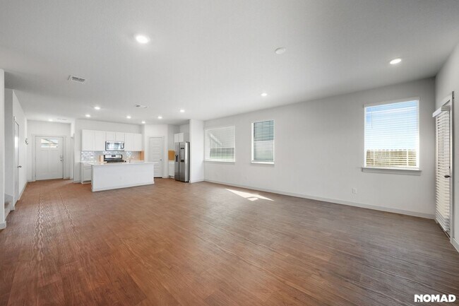 210 Big Cypress Byu Rd, Hutto, TX 78634 - photo 5