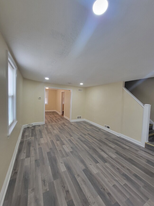 3226 Westmont Ave, Baltimore, MD 21216 - photo 4