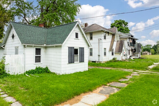 There is a wide array of architectural styles found in the Eastside neighborhood.