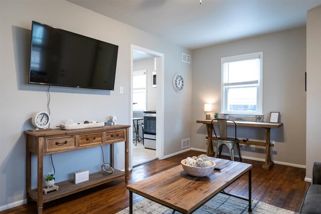 903 N Gregory St, Urbana, IL 61801 - photo 3