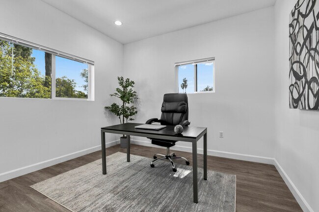 14727 Friar St unit 4, Van Nuys, CA 91411 - photo 2