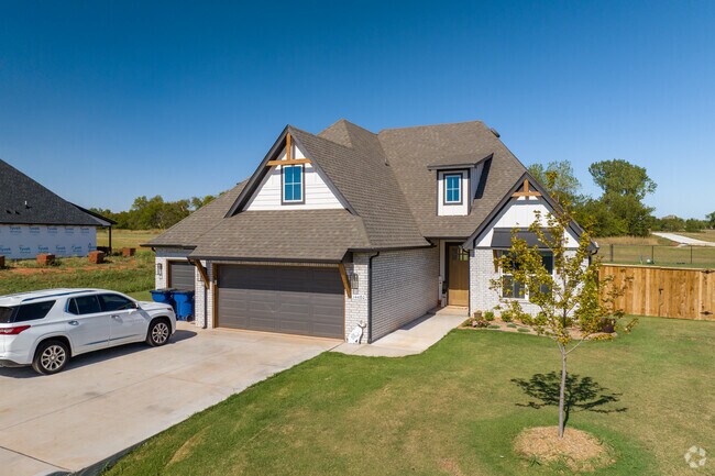 Three-car garages are common among Navina homes.