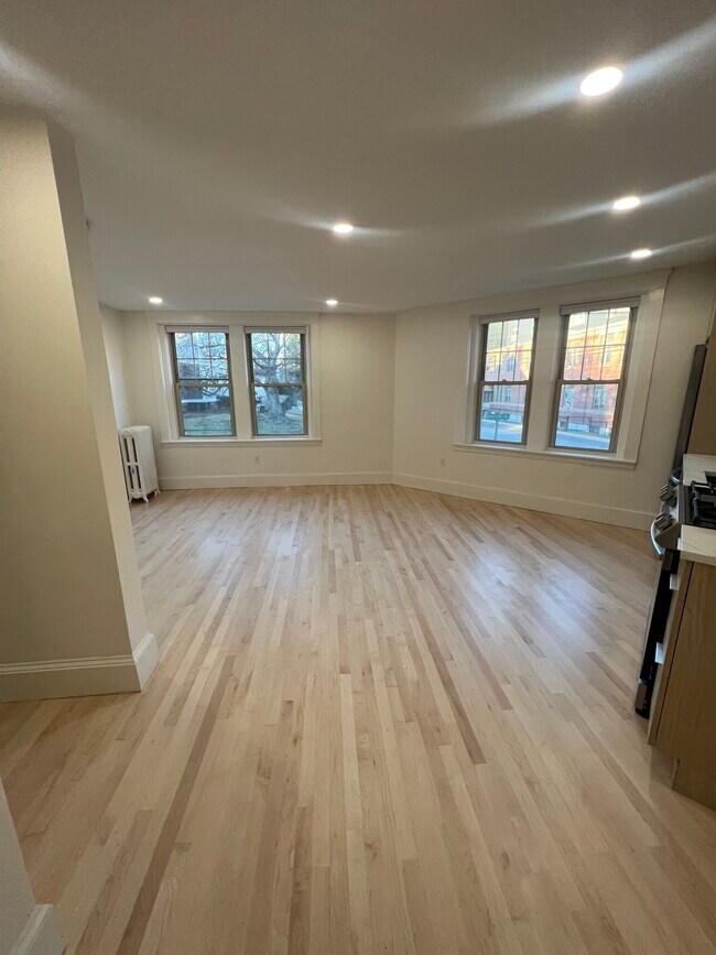 26 Bradlee Rd unit 3, Medford, MA 02155 - photo 4