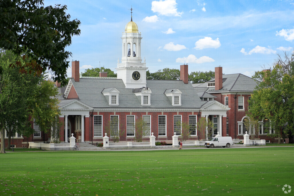 The Lawrence Academy has a diverse student body and is offered to both boys and girls.