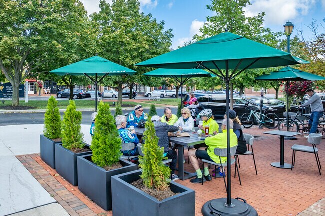 New Albany Village near Preserve South is a lively place with lots of cafes and restaurants.