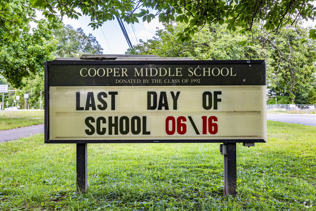 Welcome to Cooper Middle School in McLean.