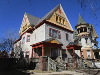 2457 N 1st St Unit upper front, Milwaukee, WI 53212