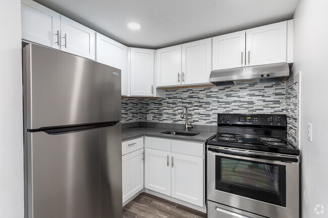 1BR, 1BA - Kitchen