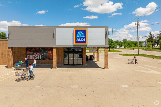 Hickory Grove shoppers will find Aldi conveniently located close by.