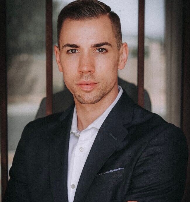 Agent Photo