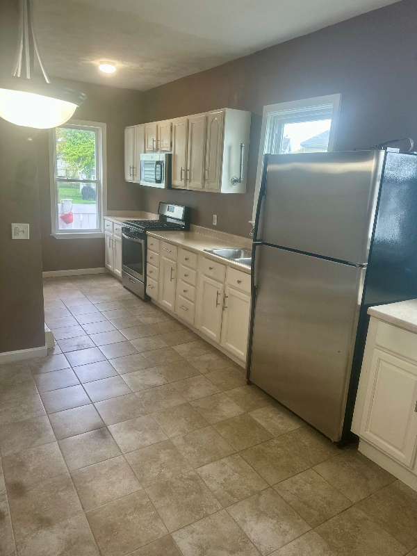 92 W Cole St Unit First floor, Pawtucket, RI 02860