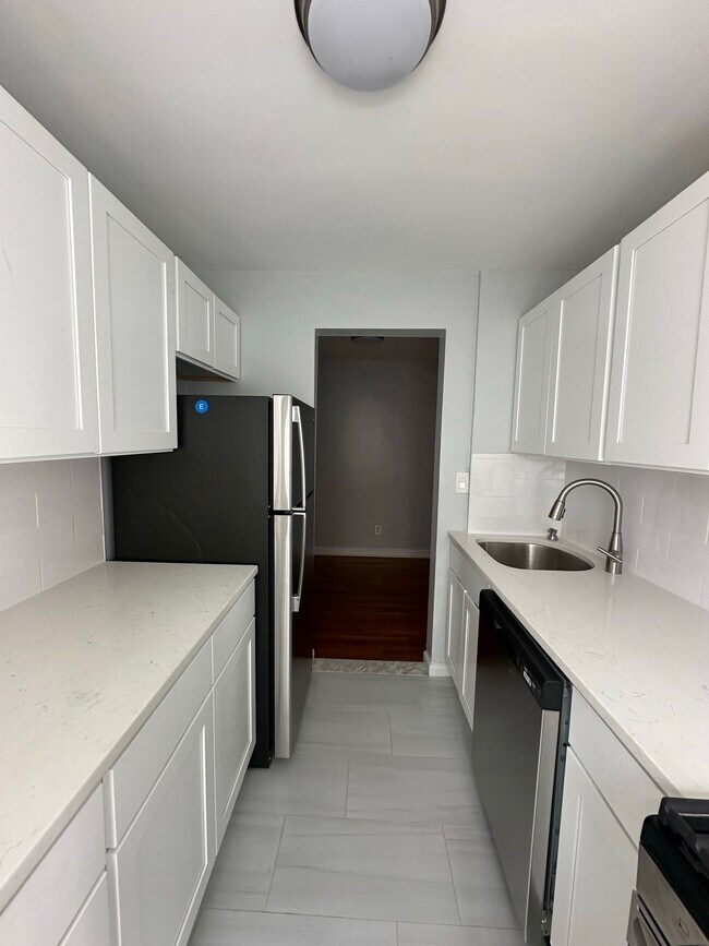 Riverside Terrace, West New York, NJ 07093 - photo 3