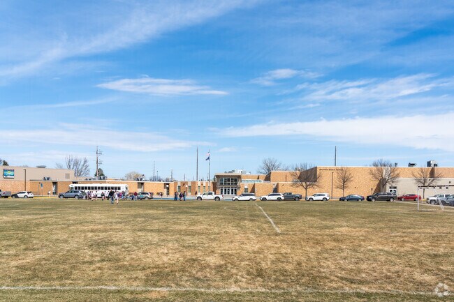 Wachter Middle School has an average student to teacher ratio of 14 to 1.