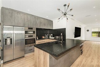 365 Fairway Dr, Miami Beach, FL 33141