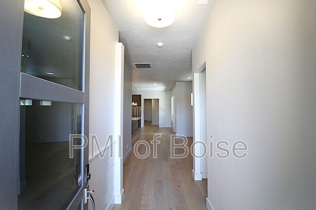 3845 S Eckert Rd, Boise, ID 83716 - photo 4