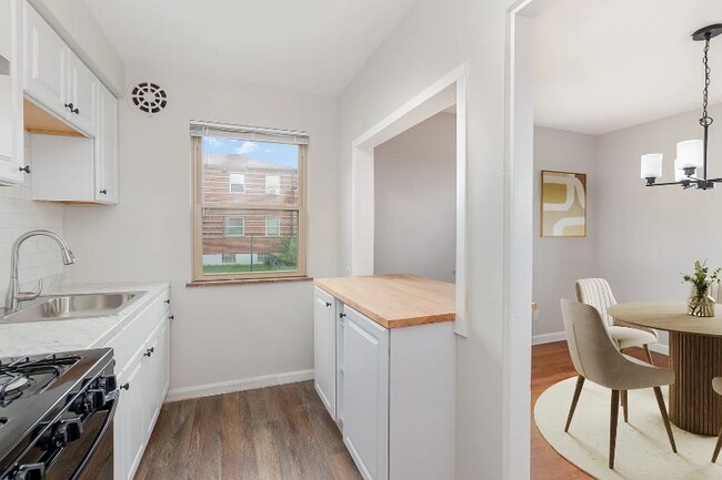 1607 Asmann Ave unit 20, Cincinnati, OH 45229 - photo 5