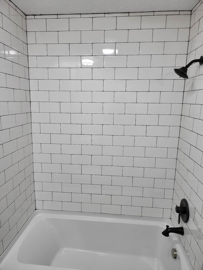 642 Echo Bend Blvd, Greenwood, IN 46142 - photo 6