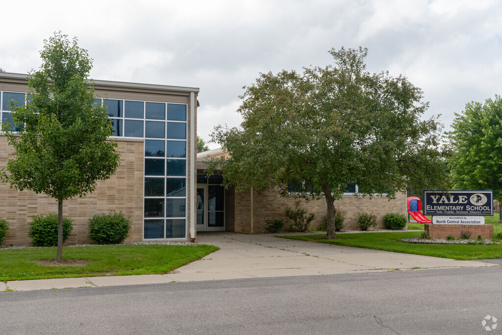 Yale Elementary School entrance in St Clair County.
